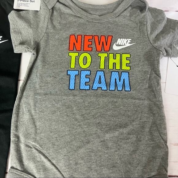 Nike Baby New to the Team Graphic Logo  Two Piece Set  Sz 24M NWT - Picture 10 of 12